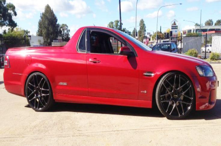 HOLDEN-COMMODORE-VE-ONWARDS-MATRIX-BLACK-PIPED-2